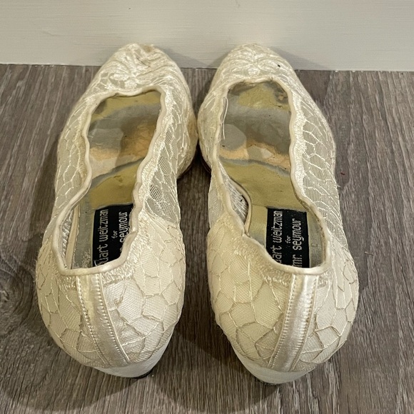 Stuart Weitzman Cream Lace 2in Heel for Formal Occasions - Picture 3 of 8